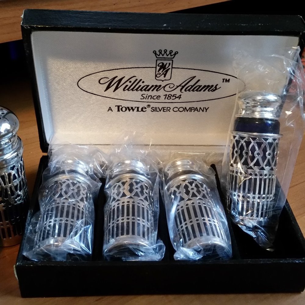 VTGE WILLIAM ADAMS COBALT & SILVER SALT & PEPPER